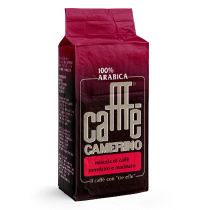 Product image of Caffè Camerino 100% Arabica ground coffee, featuring a refined Italian blend with light-medium body and an elegant finish. This sophisticated coffee delivers a smooth aroma and balanced flavor for a premium espresso experience.Immagine del prodotto Caffè Camerino 100% Arabica macinato, caratterizzato da una raffinata miscela italiana con corpo leggero-medio e un finale elegante. Questo caffè sofisticato offre un aroma morbido e un gusto equilibrato per un’esperienza di espresso premium.